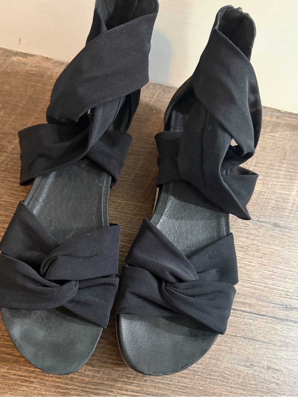 Eileen Fisher Black Twisted-Strap Women's Sandals Size 10